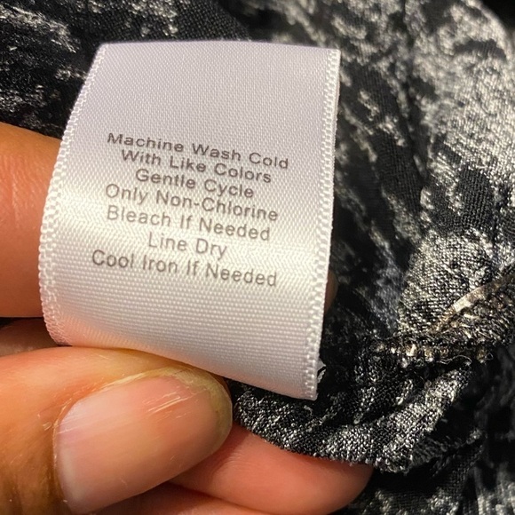 Maurices  Ruched Tank top heather gray Black Top Small - Picture 7 of 7